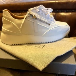 NWT Aquatalia white sneakers